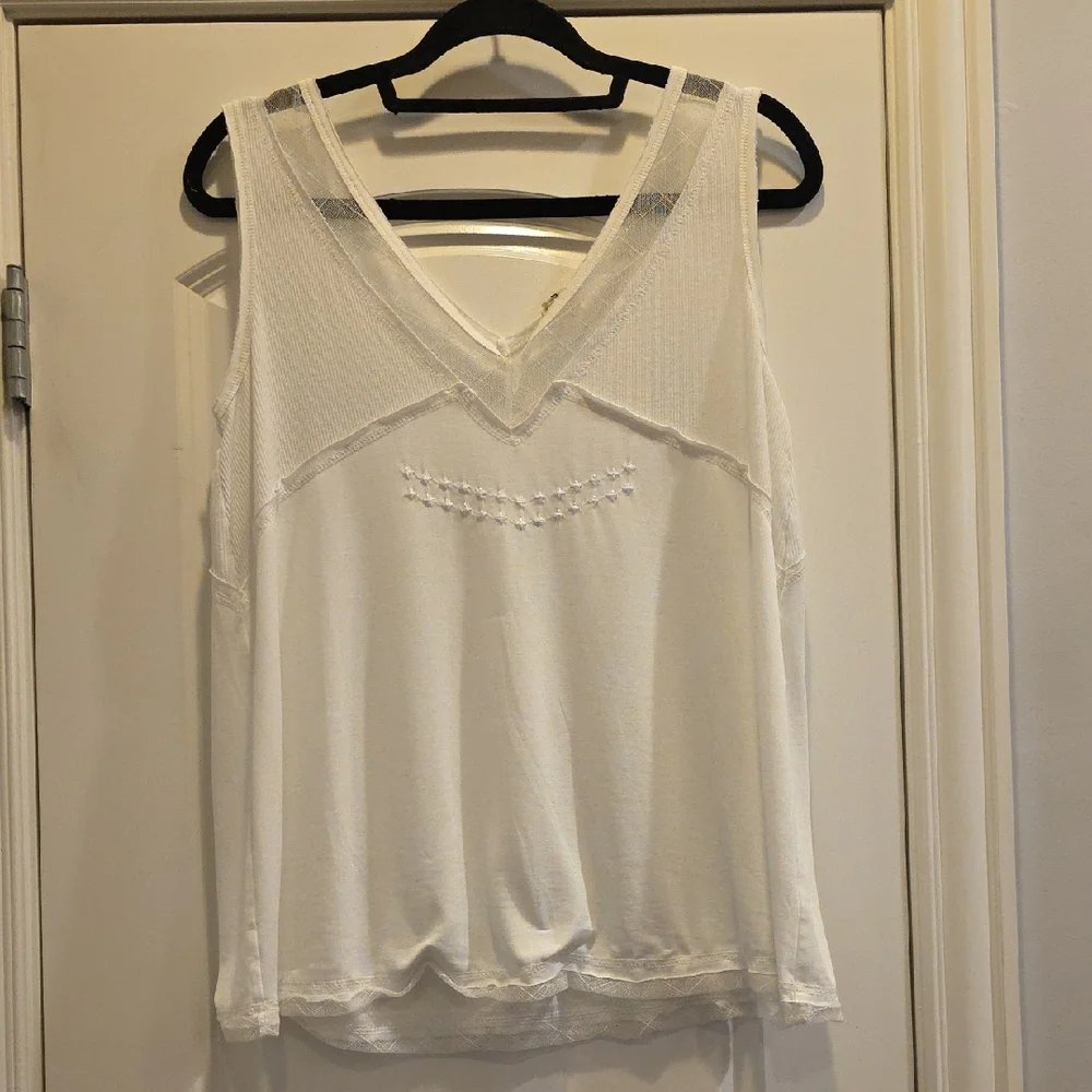 EUC POL Small White V-Neck Women's Tank Top - Picture 1 of 5